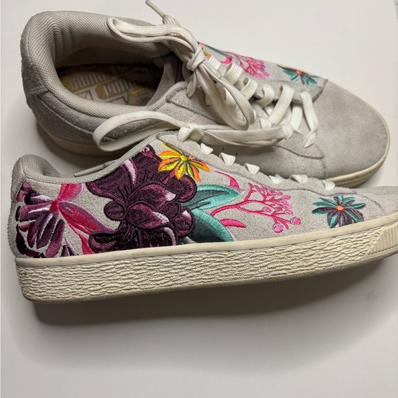 Puma Gray Suede Velvet Hyper EMB Floral Embroidered Sneakers Womens Size 8.5 - Picture 2 of 5